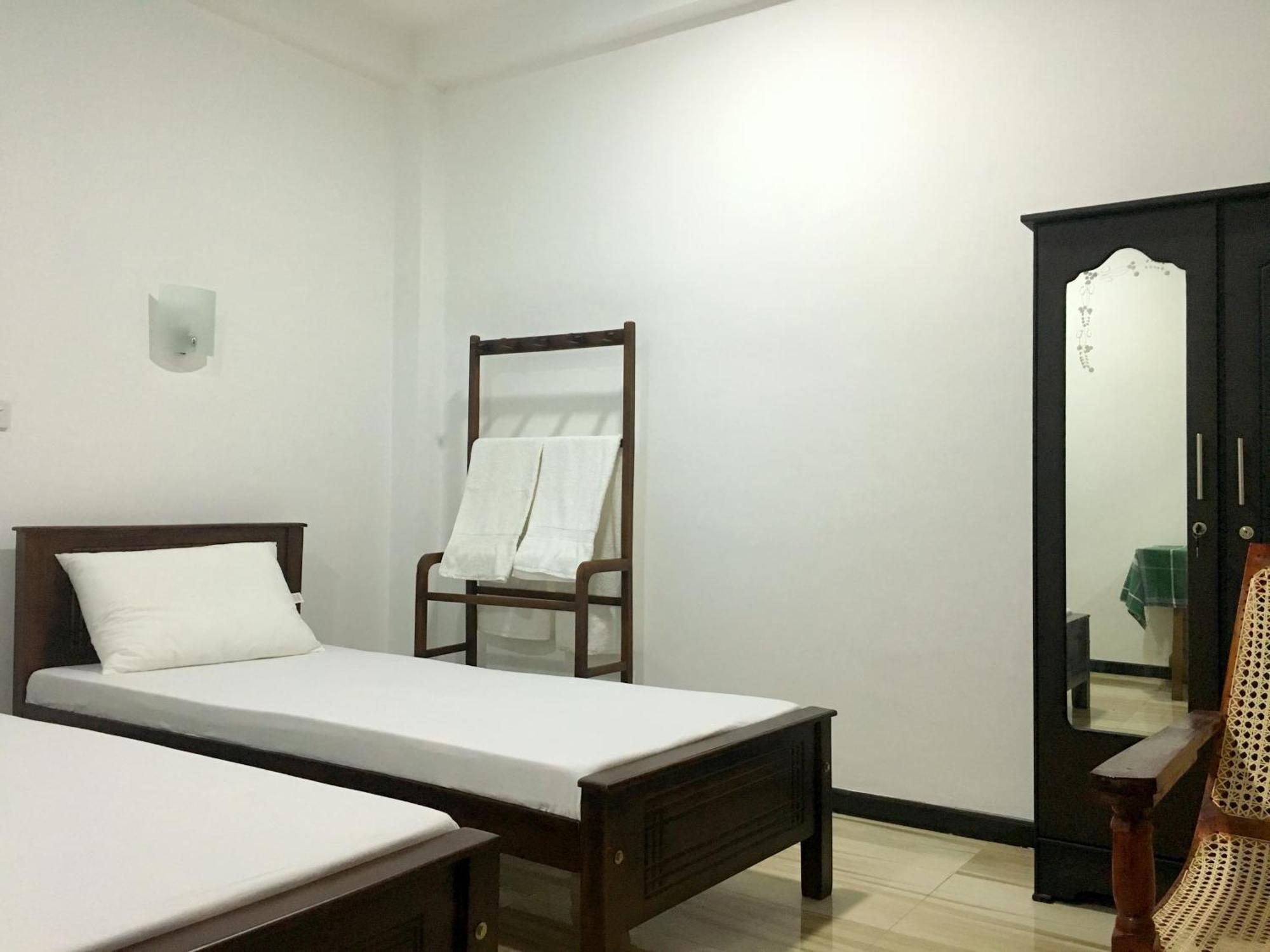 Anthony Guesthouse Hikkaduwa Luaran gambar